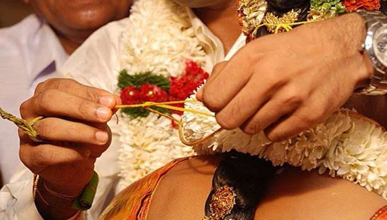 இந்து மதத்தினர் திருமணத்தில் தாலி கட்டுவது எதற்காக தெரியுமா?